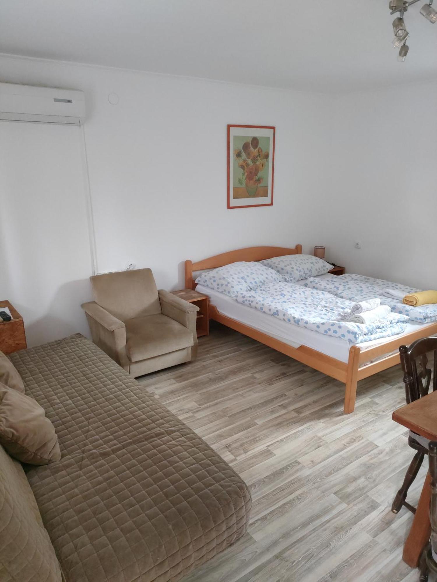 Joky Katona Rooms & Apartments ปาลิช ภายนอก รูปภาพ